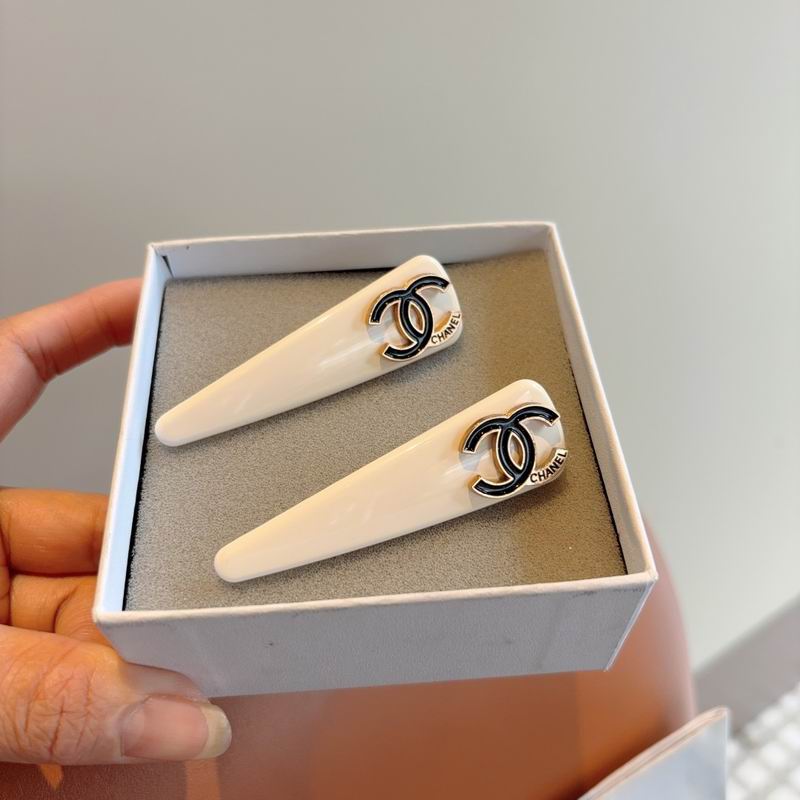 Chanel Hairpin hh32